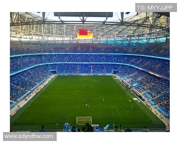 足球探场揭秘：走进球场背后的故事与激情体验